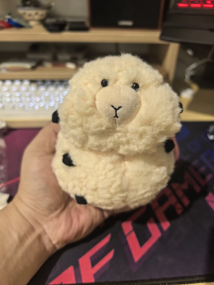 Ultra-Fluffy Chubby Sheep Pom-Pom Plush Charm – Cloud of Cuteness